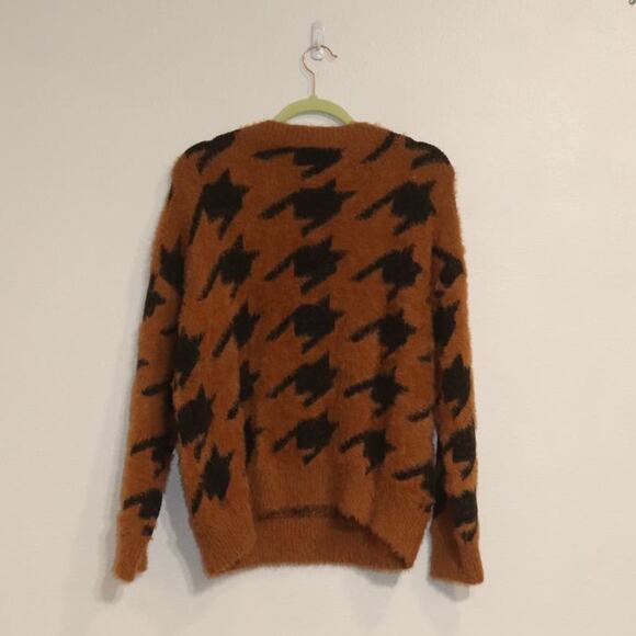 Simplee Brown Houndstooth Fuzzy Oversized Sweater Sz S - Picture 9 of 12